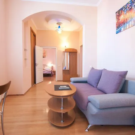 Home Hotel Apartments On Mykhailivska Square - Kiev Exterior photo