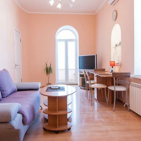 Home Hotel Apartments On Mykhailivska Square - Kiev Exterior photo