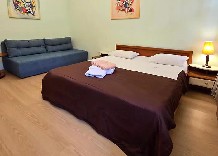 Home Hotel Apartments On Mykhailivska Square - Kiev