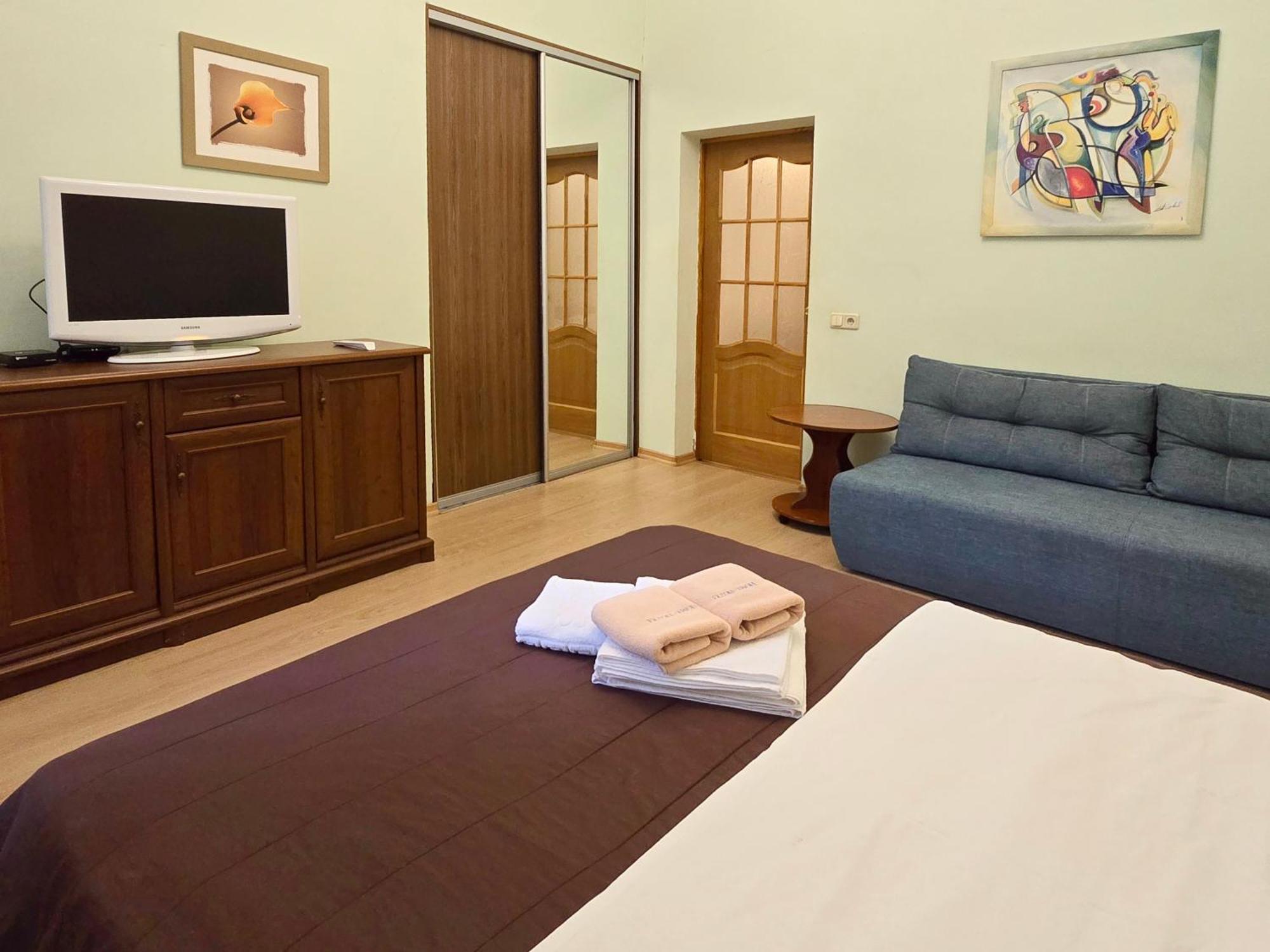 Apartment On Mykhailivska Square - Kyiv