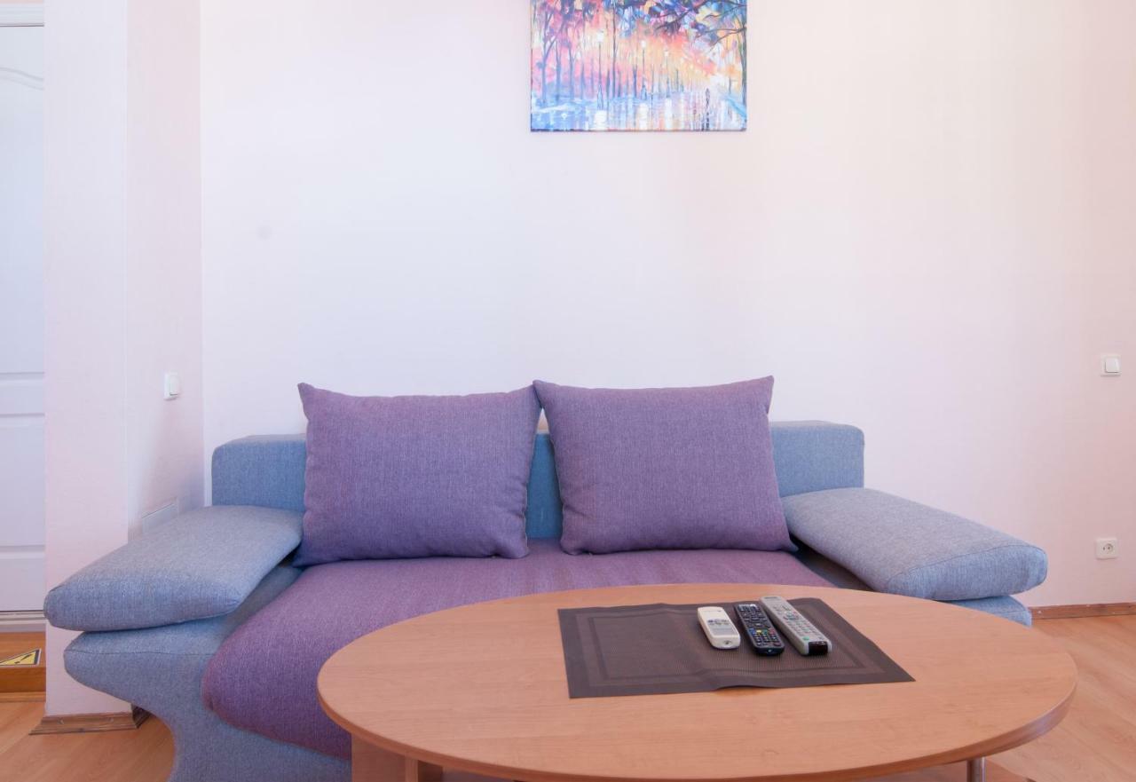 Apartment On Mykhailivska Square - *
